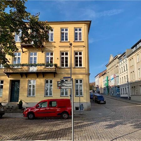 Das Ferienapartment Alexandrine Direkt Am Pfaffenteich Mit Eigenem Parkplatz Schwerin  Eksteriør bilde