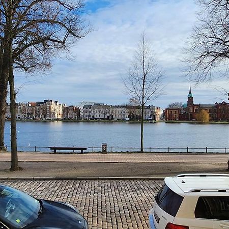 Das Ferienapartment Alexandrine Direkt Am Pfaffenteich Mit Eigenem Parkplatz Schwerin  Eksteriør bilde