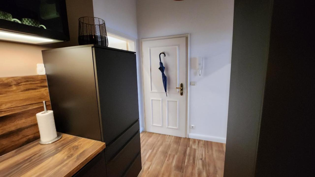 Das Ferienapartment Alexandrine Direkt Am Pfaffenteich Mit Eigenem Parkplatz Schwerin  Eksteriør bilde