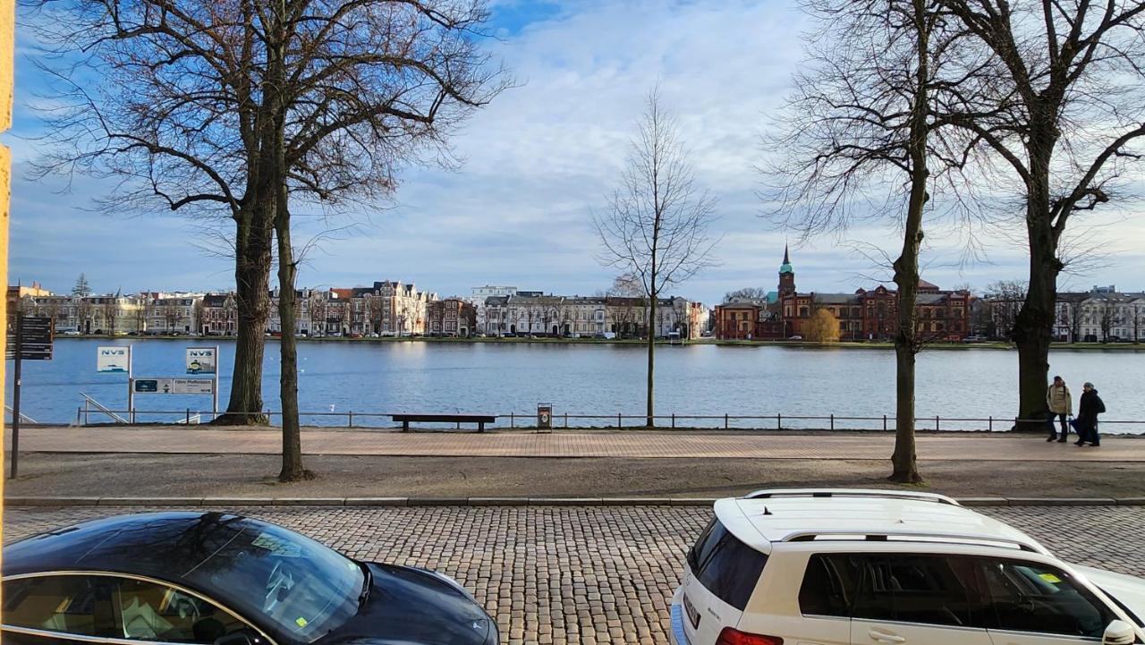 Das Ferienapartment Alexandrine Direkt Am Pfaffenteich Mit Eigenem Parkplatz Schwerin  Eksteriør bilde