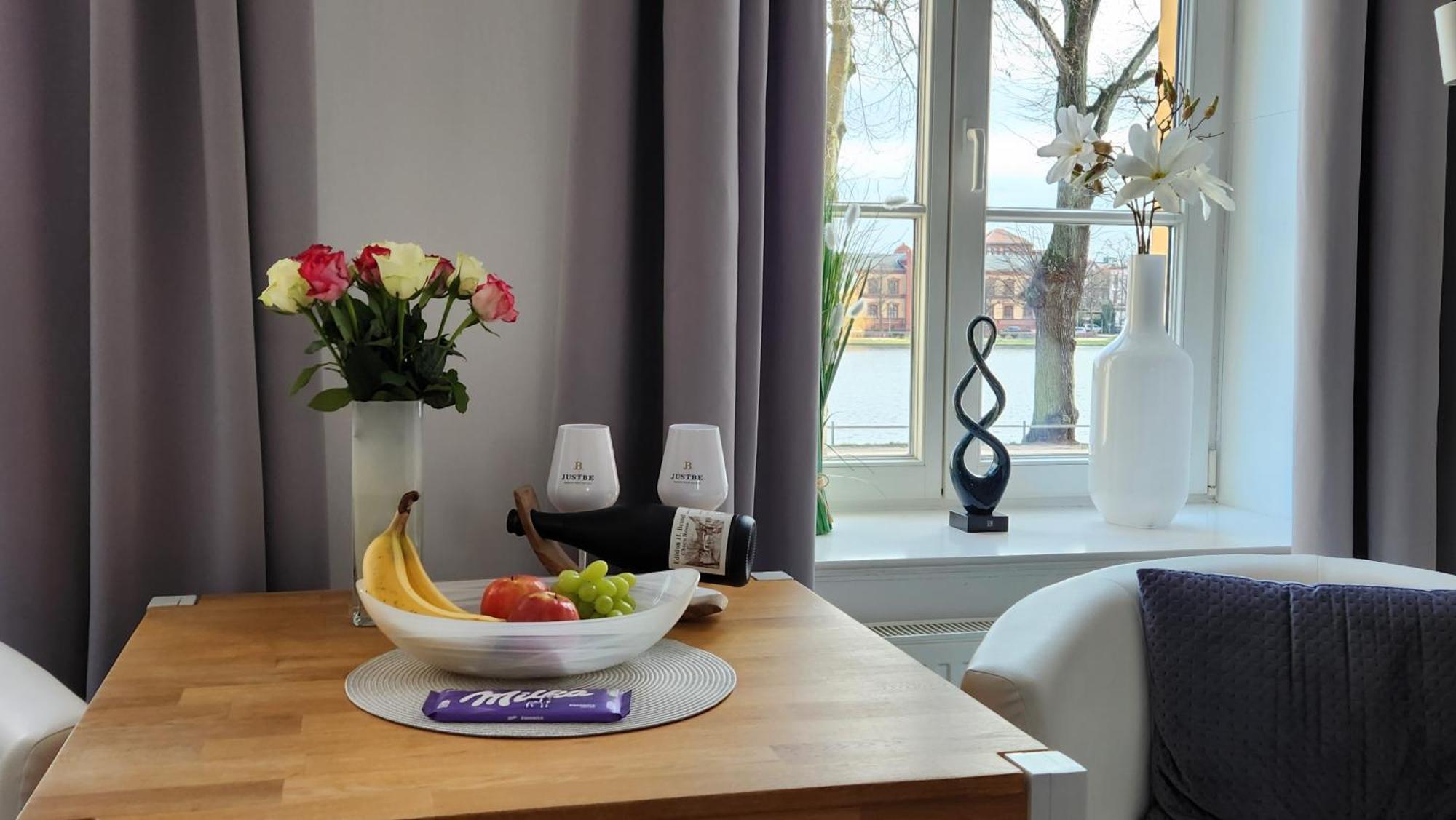 Das Ferienapartment Alexandrine Direkt Am Pfaffenteich Mit Eigenem Parkplatz Schwerin  Rom bilde